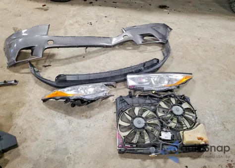 2015 Toyota Highlander Xle z USA, uszkodzony, nr VIN 5TDJKRFH8FS126077